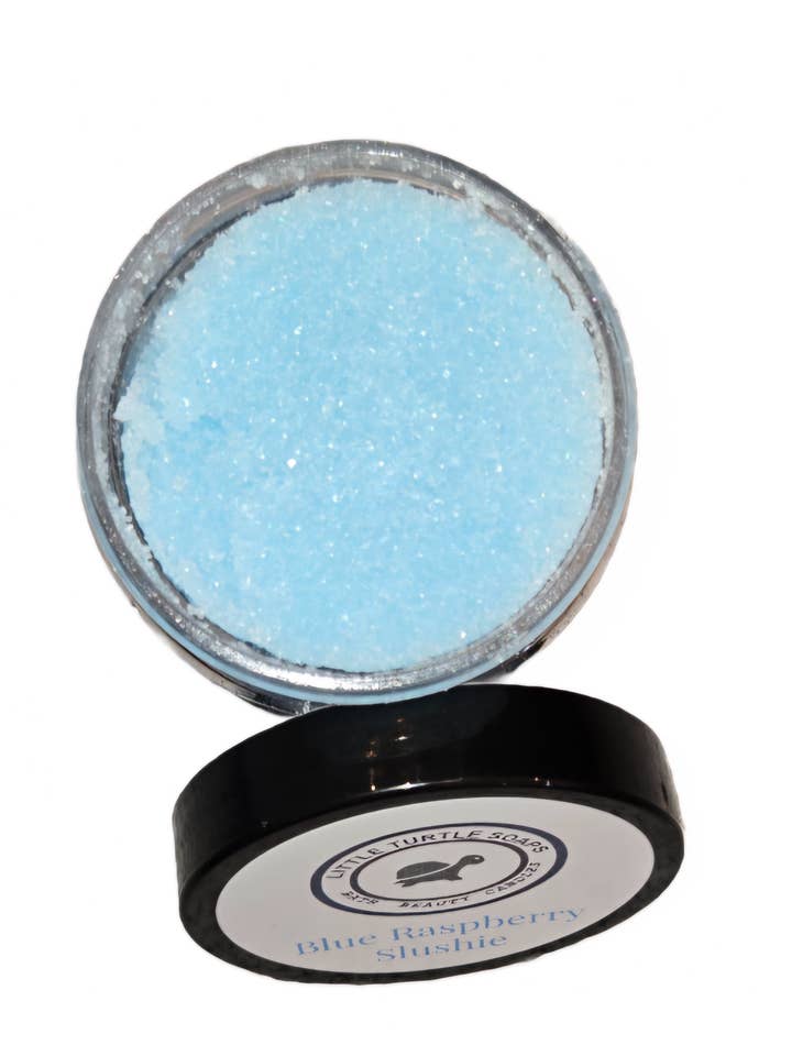 Gommage au sucre au lait de chèvre Blue Raspberry Slushie pour la vente par Little Turtle Soaps