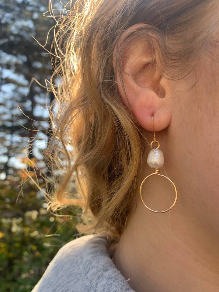 Créoles Maria •Perles d'eau douce pour la vente par Woods to Wire