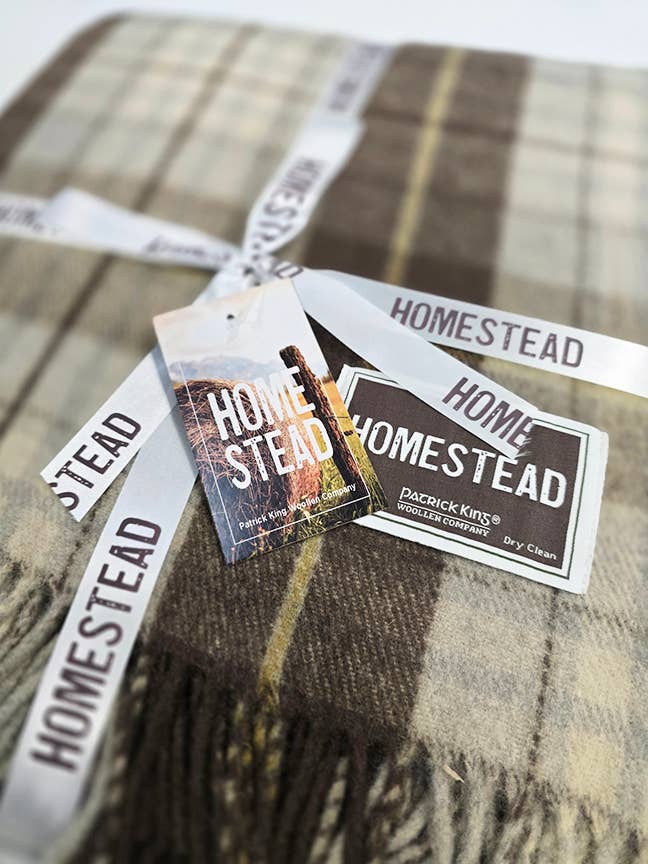 Patrick King Woollen Company - Wholesale Throw Blanket - Homestead Deluxe Wool Blanket1