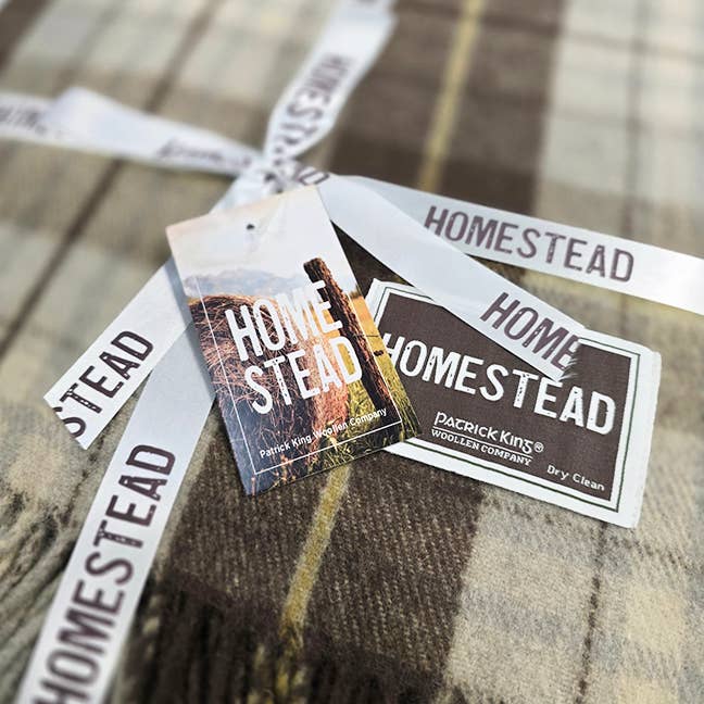 Patrick King Woollen Company - Wholesale Throw Blanket - Homestead Deluxe Wool Blanket1