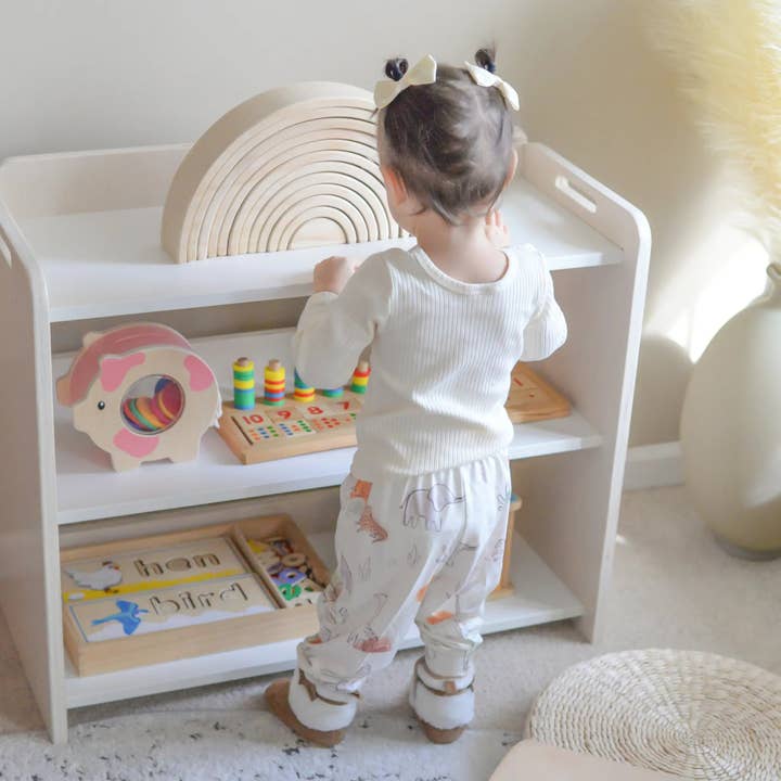 Sapiens Child – wholesale Fristående hylla – BANANA - Montessorihylla med kanter