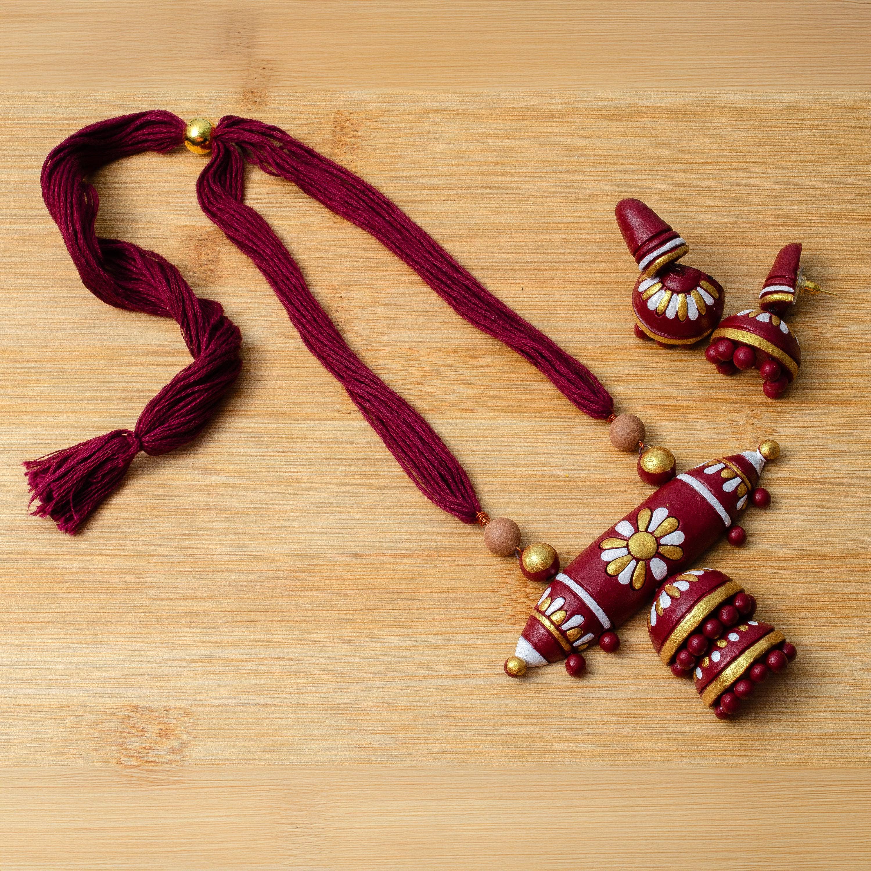 Cordelia Kraft - Vente Parures de bijoux - Ensemble de bijoux Jumki | Bijoux en argile | Bijoux floraux incrustés1