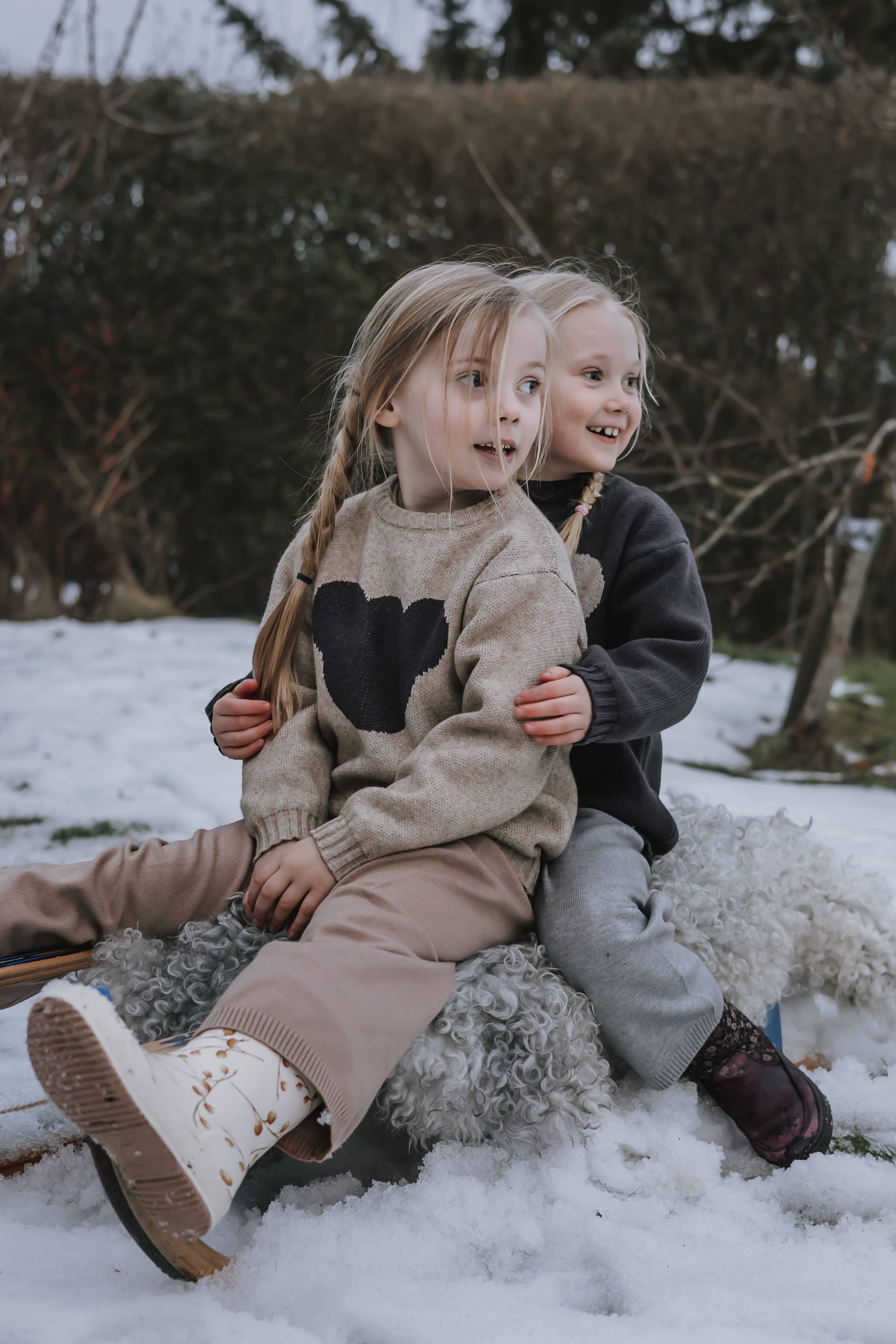 Annie & Charles – Engroshandel Sweater - Børn – Annie & Charles® MICKEY striktrøje3