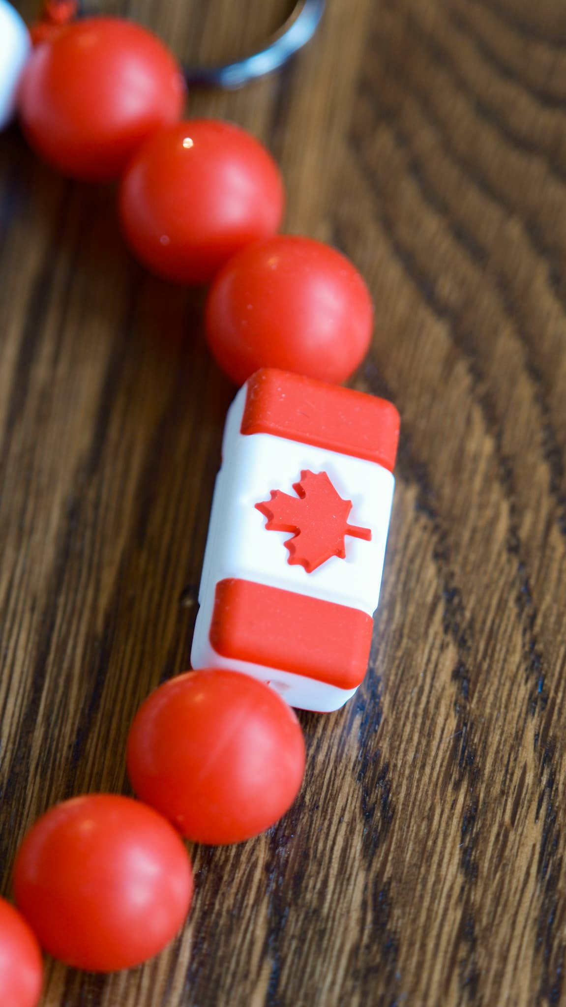 Daisy Chains Phone Charms – Engroshandel Rem til telefonetui – Silikoneperle Telefoncharme Armbånd: Canadisk Stolthed4