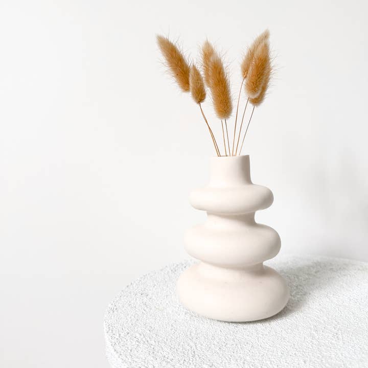 VALERIE Vase and other Purchase Wholesale olio di vaselina. Free Returns & Net 60 Terms on Faire trending on Faire.