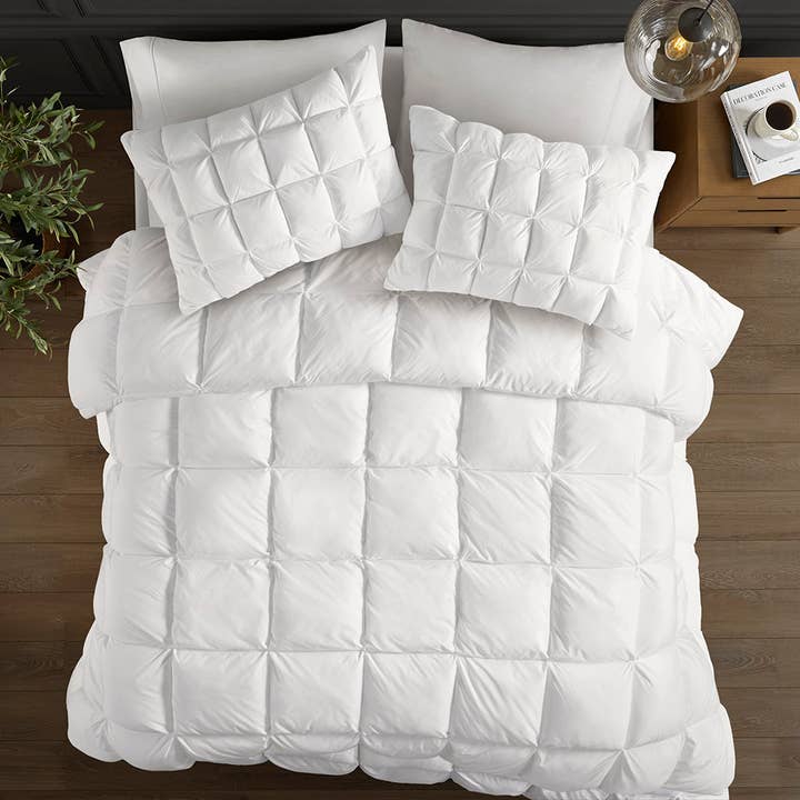 Olliix - Wholesale Down Comforter - Puffed Overfilled Down Alternative Comforter, Duvet Insert1