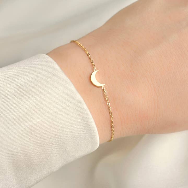 Blueyejewelry - Wholesale Charm/Dangle Bracelet - Moon Star Bracelet - 18K Gold PVD Plated Star Bracelet