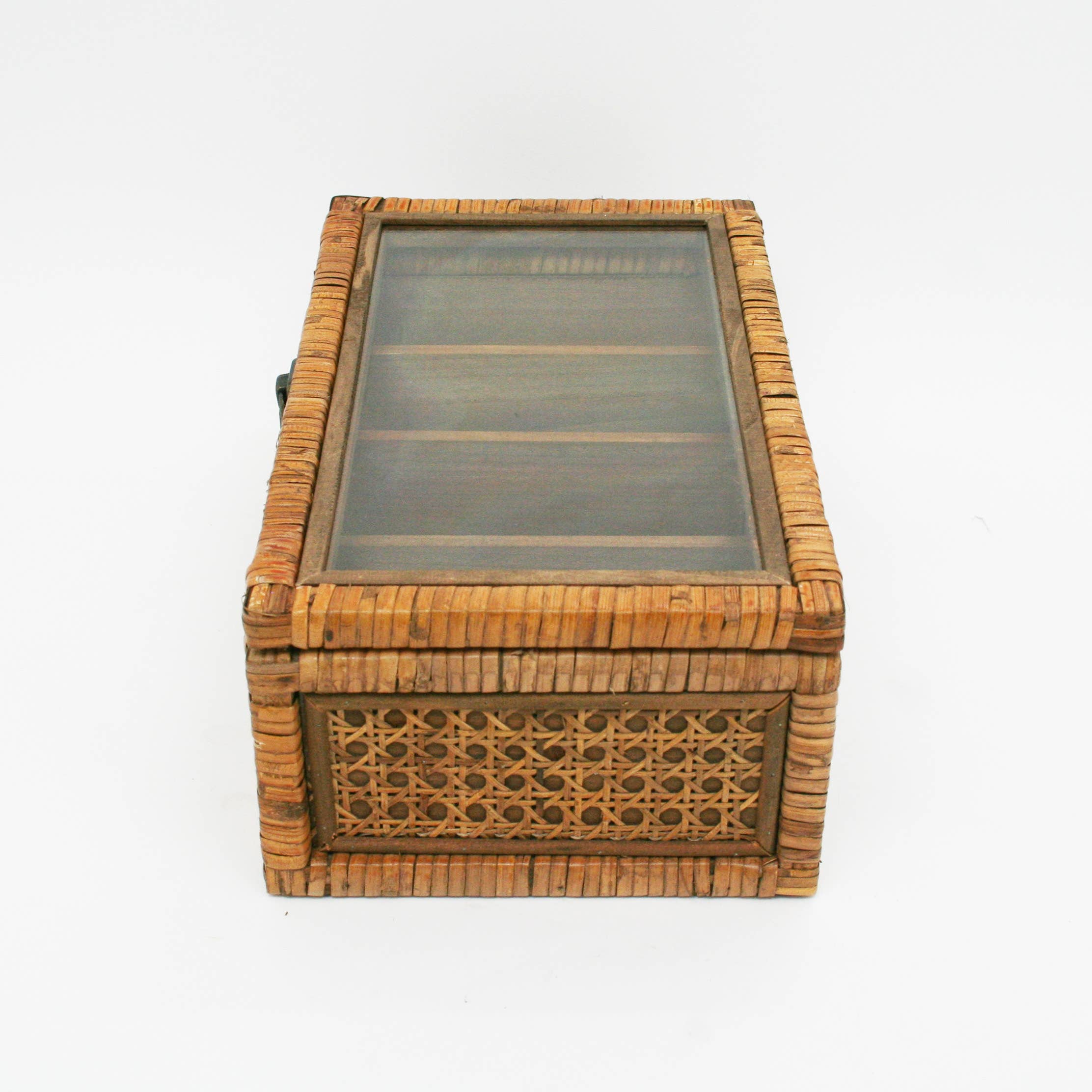 Modern World by Contrast Inc. - Wholesale Decorative Box - Rattan Box with Compartment Medium1