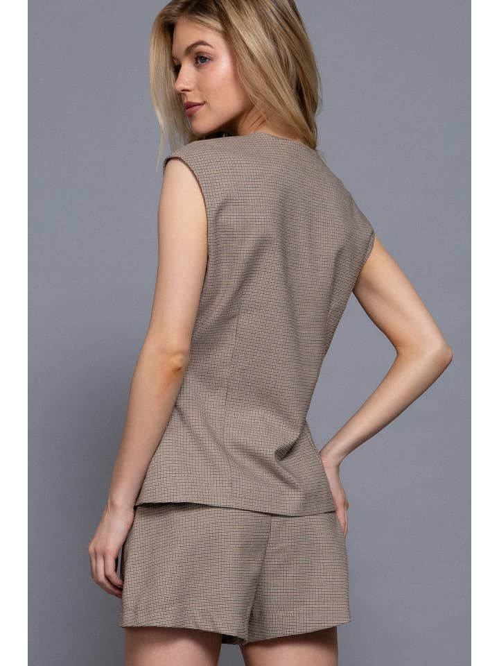 Active Basic | Active USA - Wholesale Suit Vest - Women's - Sleeveless Crew Neck Front Button Down Checked Vest1