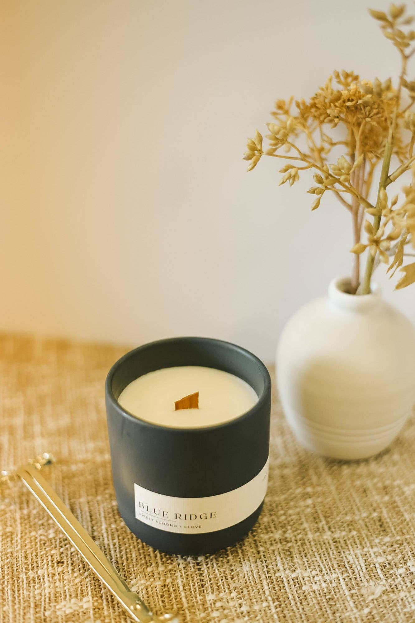 Solana - Wholesale Jar/Filled Candle - Blue Ridge Candle (Matte Charcoal Ceramic)1