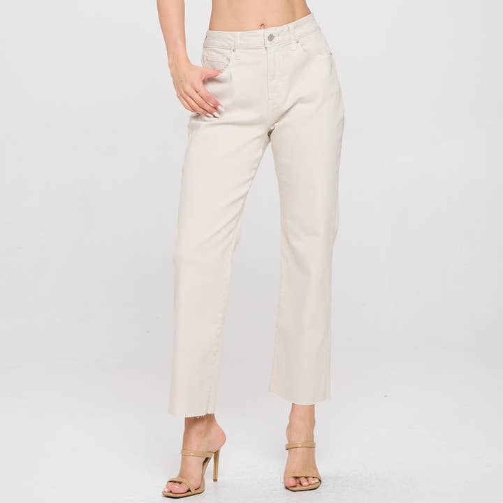 JEANS DE CORTE RETO DE CINTURA ALTA COM DETALHE NO JOELHO, SI2450MT-SP por atacado de Someday