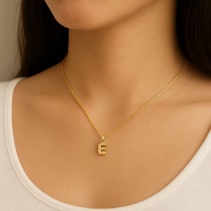 Collier Initiale Bulle 14k pour la vente par Karen Cole Timeless Treasures