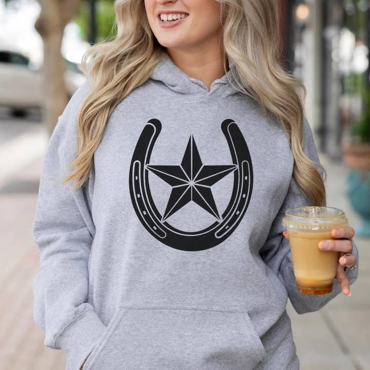 Sweatshirt Horse Shoe pour la vente par Brandy & Daisy's Boutique