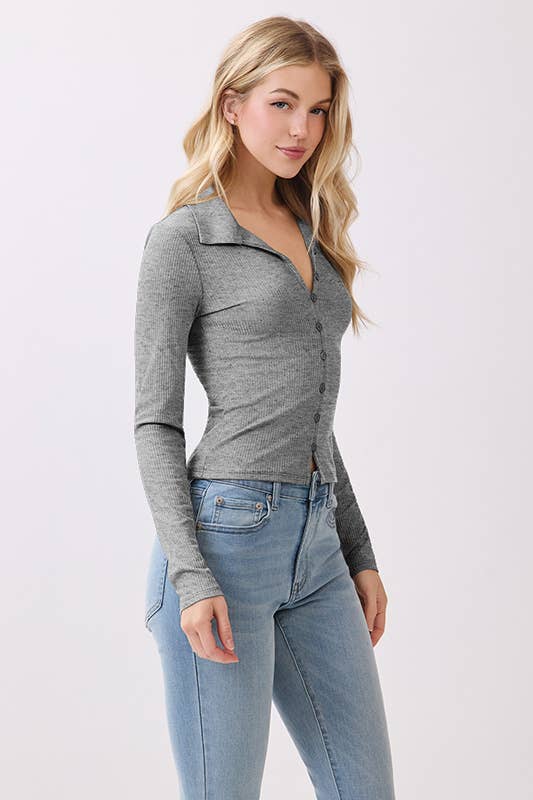 Heart & Hips - Vendita all'ingrosso Top in maglia - Donna - RT56235L - POLO A MANICHE LUNGHE CON BOTTONI E PASSANTE DAVANTI9