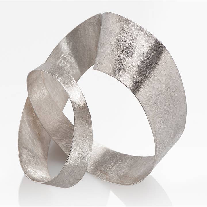 Bracelet Moebius Sculpture pour la vente par Chiara De Filippis