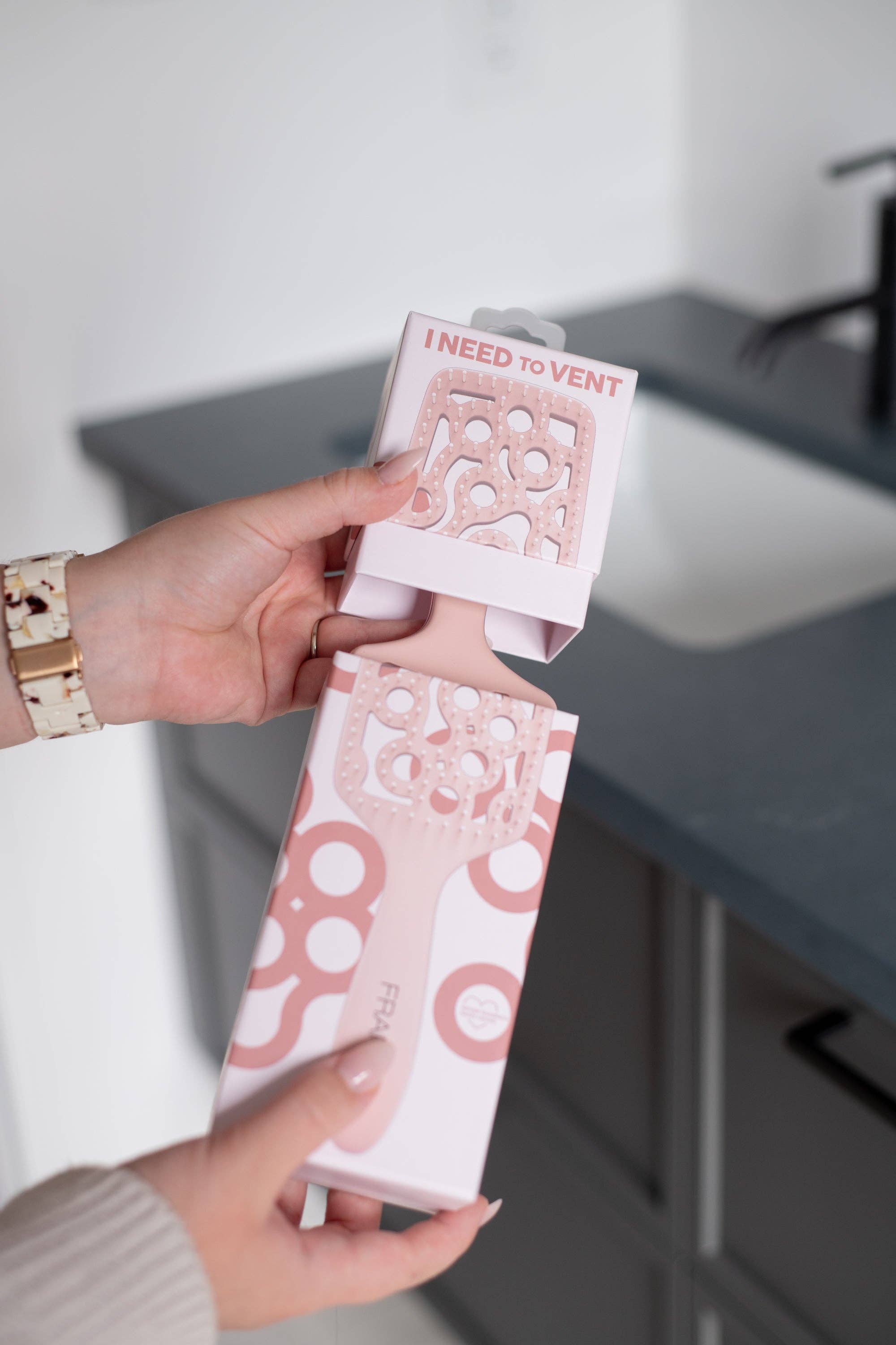 Framar Hair Brushes & Hair Accessories - Wholesale Hair Brush/Comb - FRAMAR Vented Hair Brush For Blow Drying, Vent Brush - Rosé4