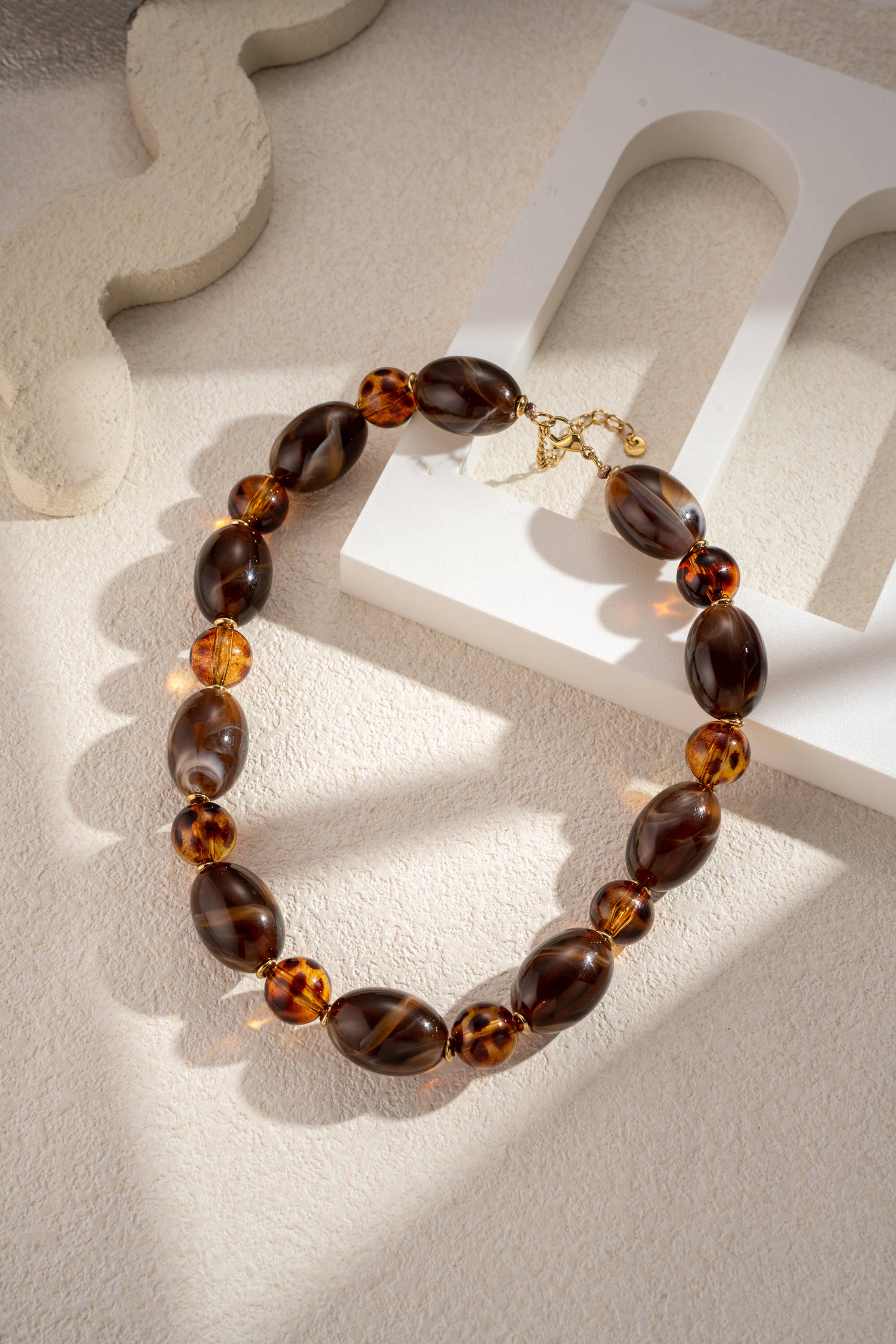 COSMOS - Wholesale Beaded/Pearl Necklace - Leopard and chocolate resin pearl necklace with chic stainless steel0