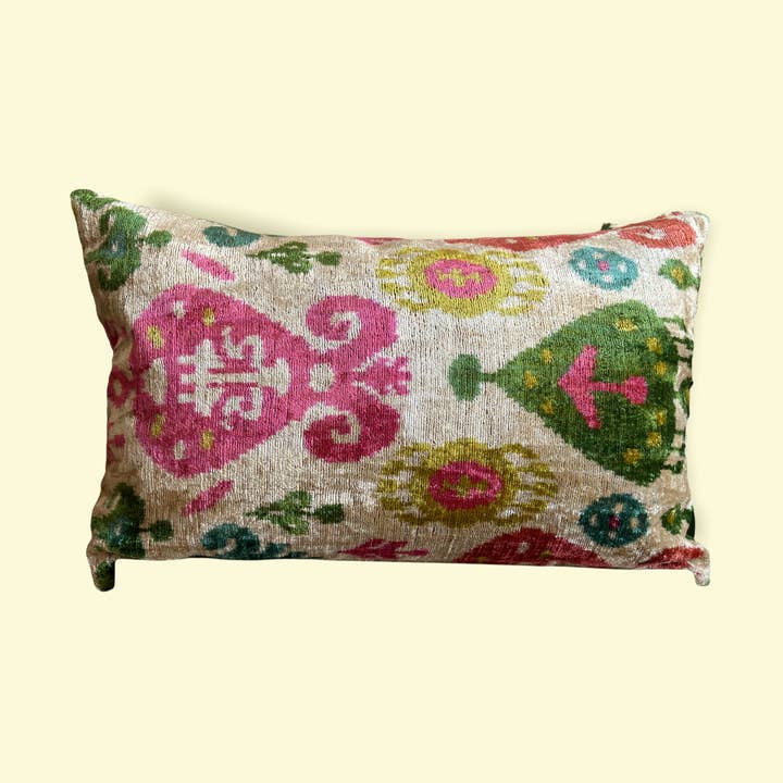 Cuscino Ikat, copriletto Ikat, cuscino Ikat, Ikat Home per la vendita all'ingrosso da parte di Ikat Atelier