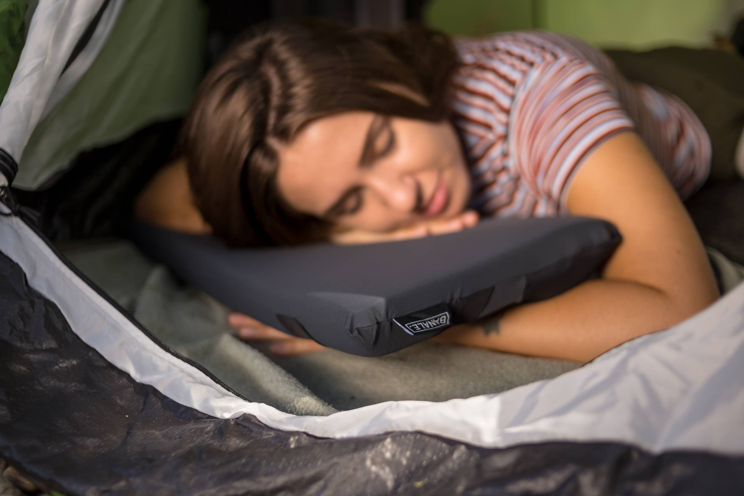 Banale – wholesale Travel pillow – Omni Pillow14