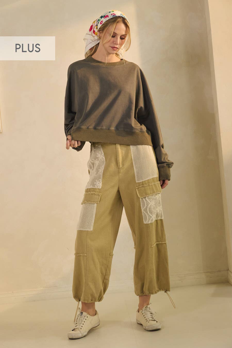 Oddi - Wholesale Pants - Women's - Plus Cargo-style Wide-leg Pants1