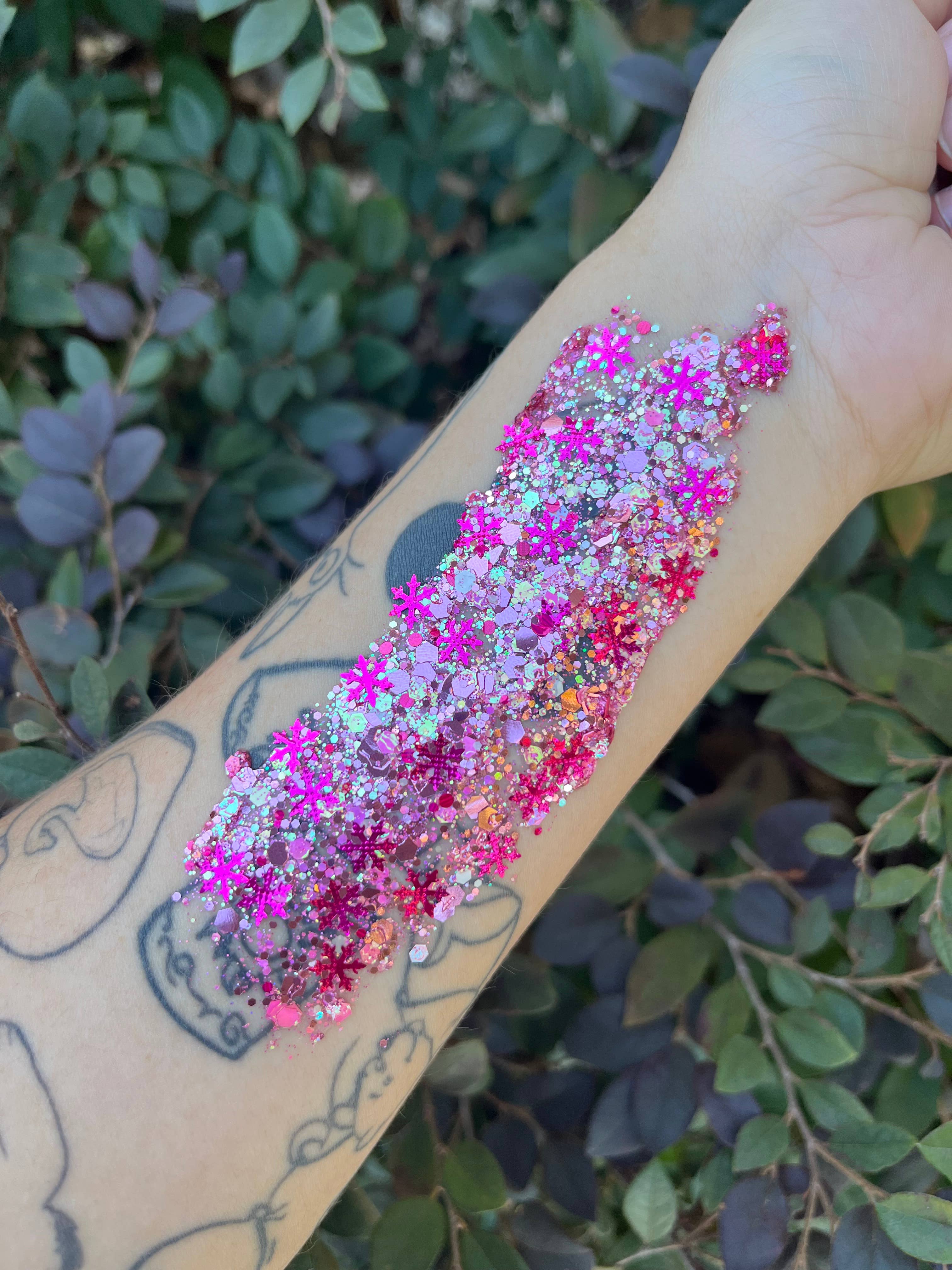 Biodegradable Holographic Body Glitter Gel - Cosmetic-Grade, Long-Lasting  Glitter for Face, Body, and Hair, Safe and Easy to Use, Perfect for  Festivals and Parties, Vegan & Cruelty Free (03)