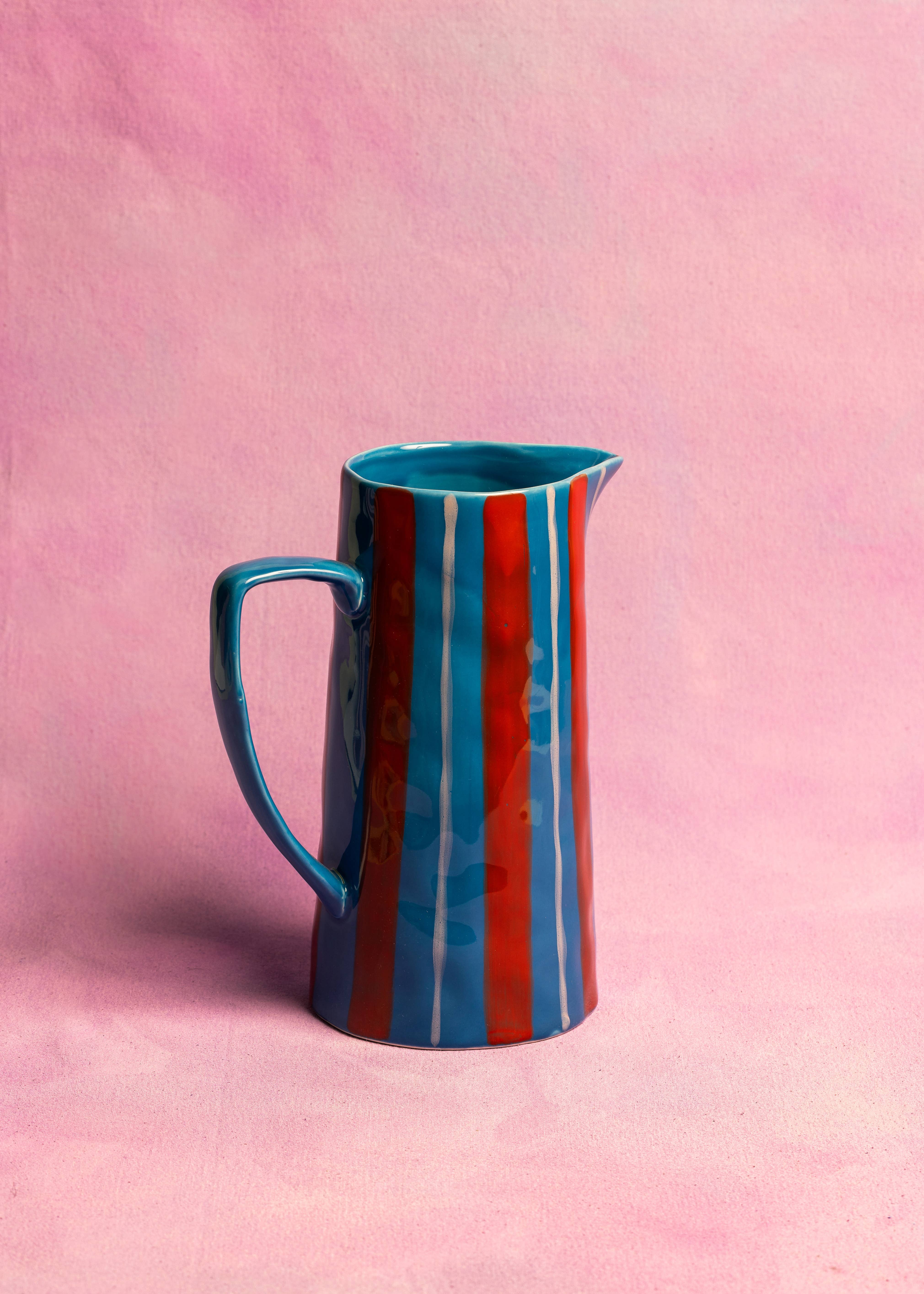 MÆGEN - Wholesale Jug - Light Blue/ Red Jug1