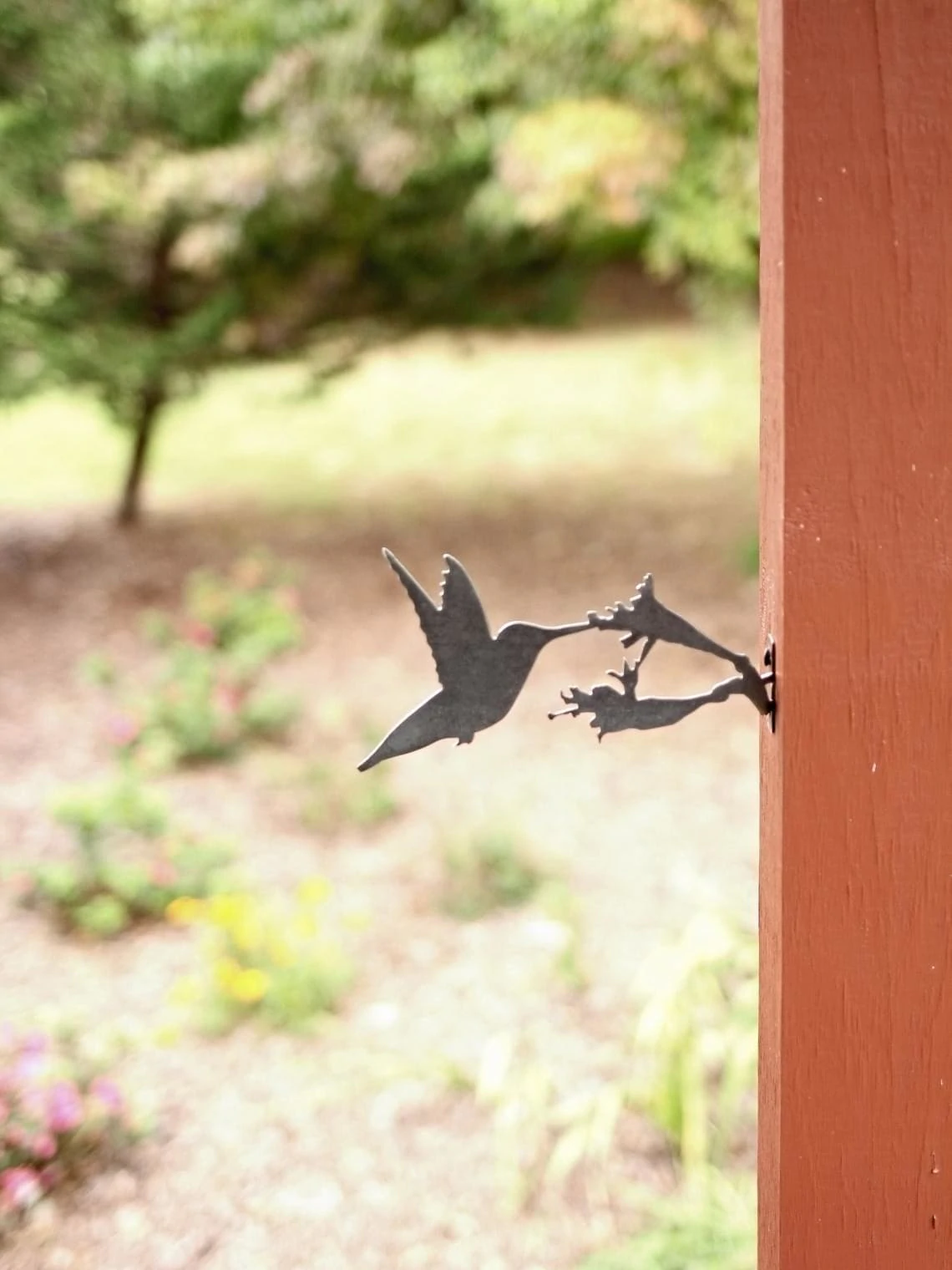 Highland Ridge  |  Handmade Home Decor - Vendita all'ingrosso Ornamenti/decorazioni per esterni - Statua da giardino in metallo con colibrì6