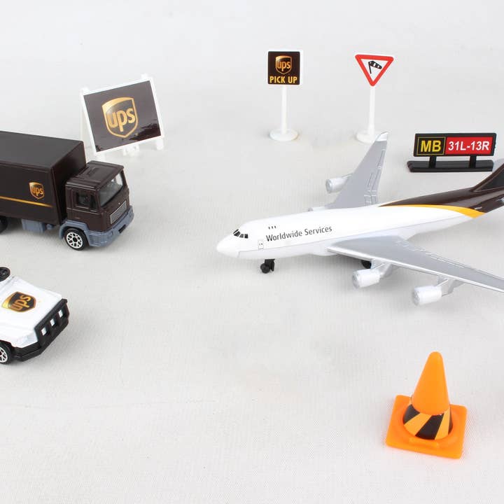 Daron Worldwide Trading - Vente Lot de jouets – enfant - Ensemble de voiture/camion UPS Playset par Daron Toys