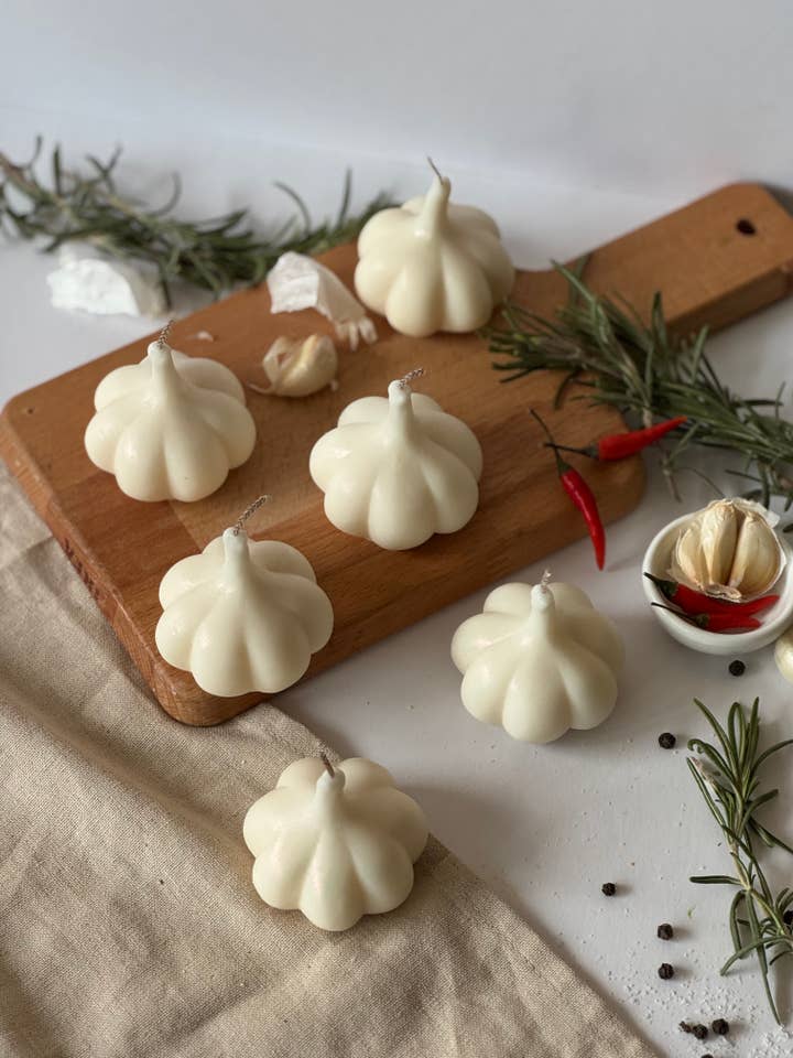 Garlic Shaped Soy Wax Candle | Cute Novelty Candle | Scented for wholesale by Maison Bohiti