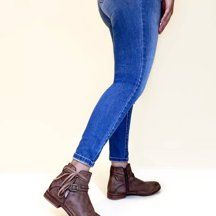 Only Partners - Wholesale Booties - Women's - Fringe Brown Low Top Ankle Boots with Side Cutouts5