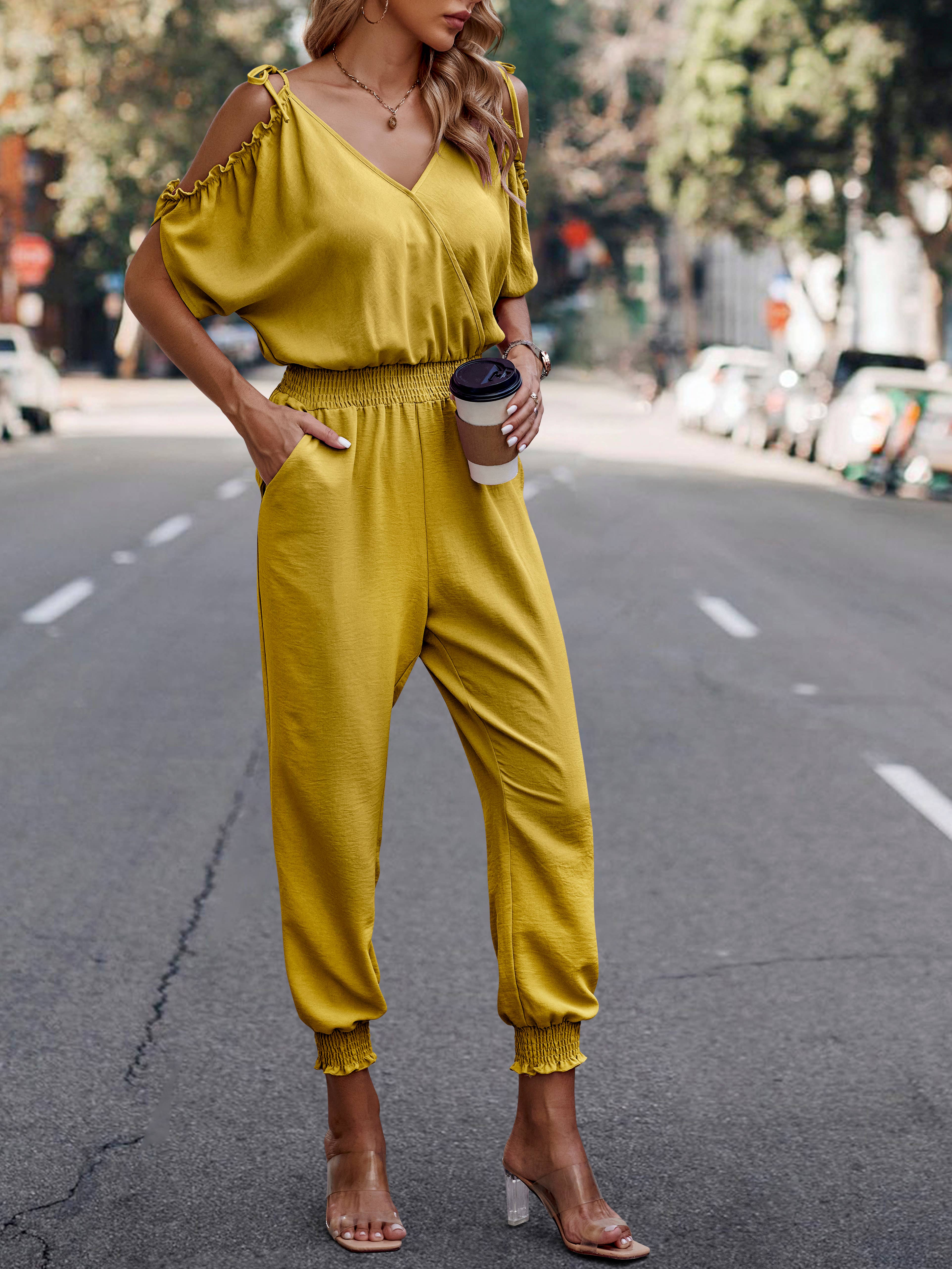 eLook – Großhandel Jumpsuit – Damen – SZ1-J9004 Schulterfreier Wickeloverall mit gesmokter Schulterpartie13