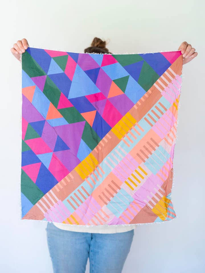 Été dans le désert - Formes - Foulard bandana en pure soie pour la vente par Made Wherever I Am