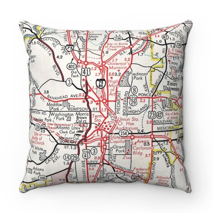 Coussin décoratif carte d'Atlanta Géorgie pour la vente par Daisy Mae Designs