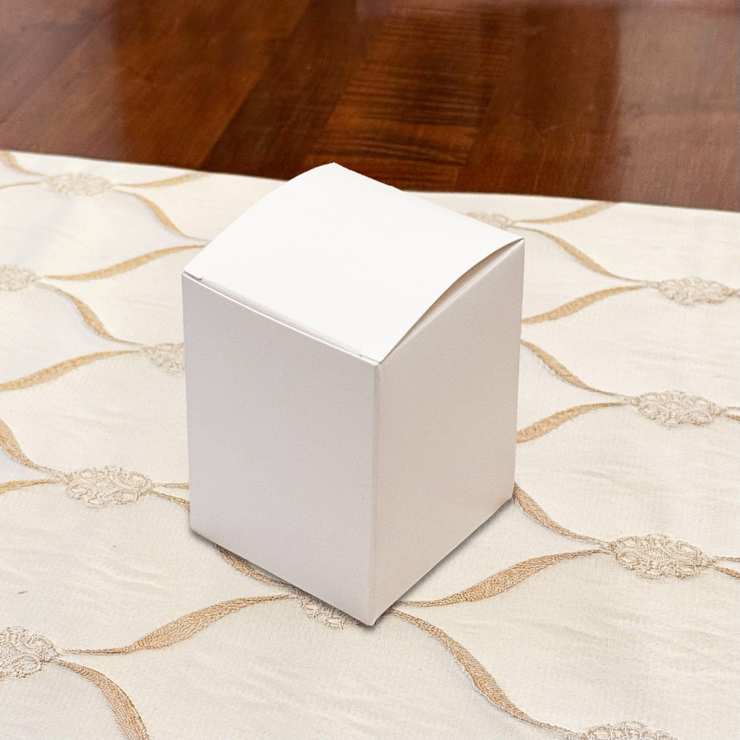 ByHome – wholesale Presentbox – 48 st, 10 storlekar små vita vikbara kartongpapperspresentaskar3