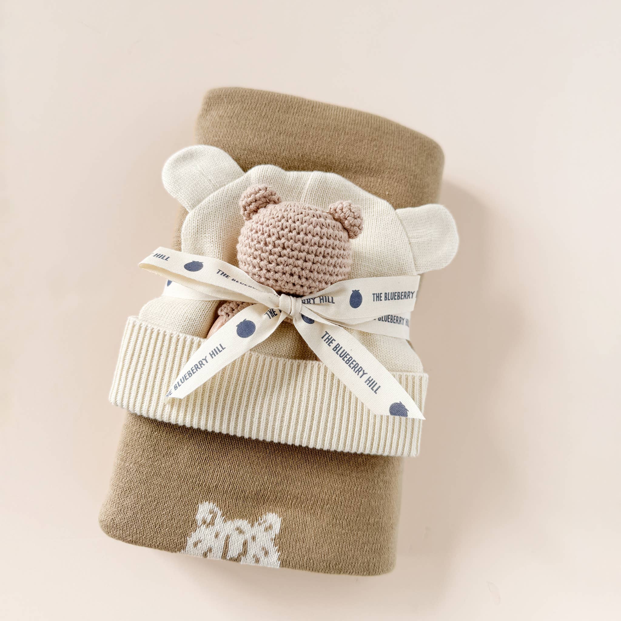 The Blueberry Hill – wholesale New mom gift box/set – Set Honey Bear Blanket Hat and Teether Baby Gift Summer3