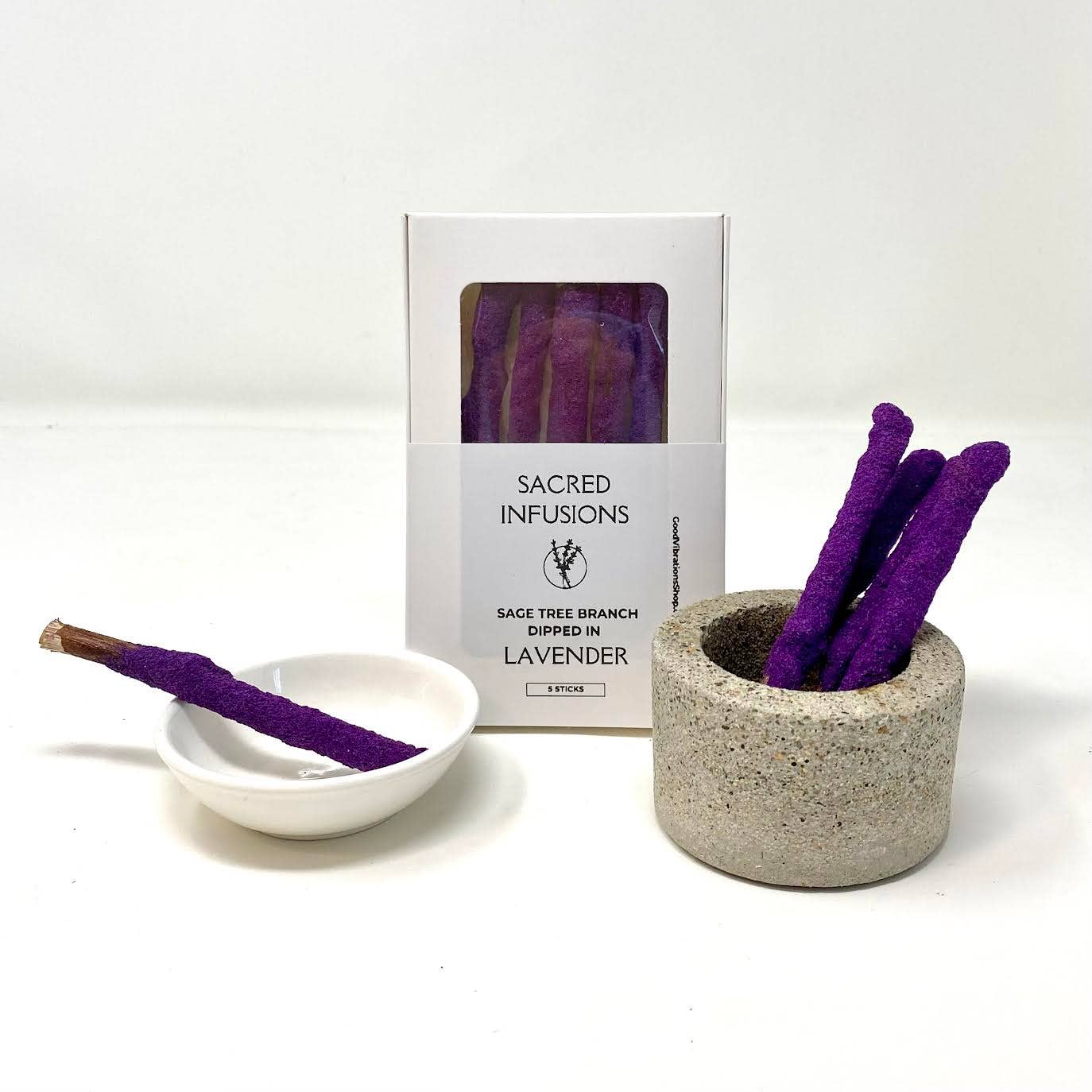 Good Vibrations Shop – Großhandel Räucherbündel – Sacred Infusions — Salbeizweig in Lavendel getaucht2