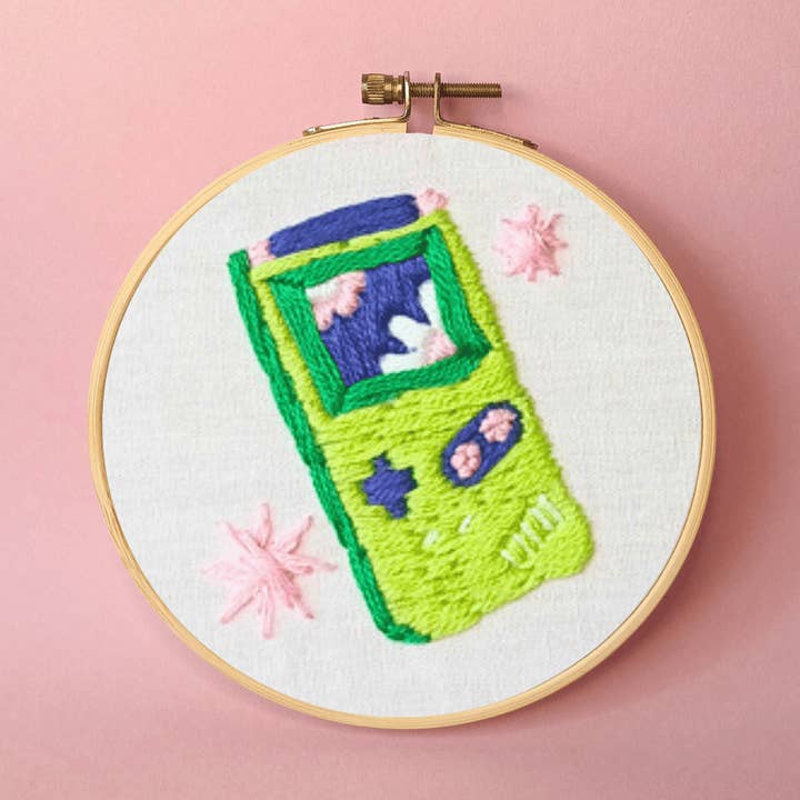 Kit de broderie Game girl | by Limistic pour la vente par Mellow