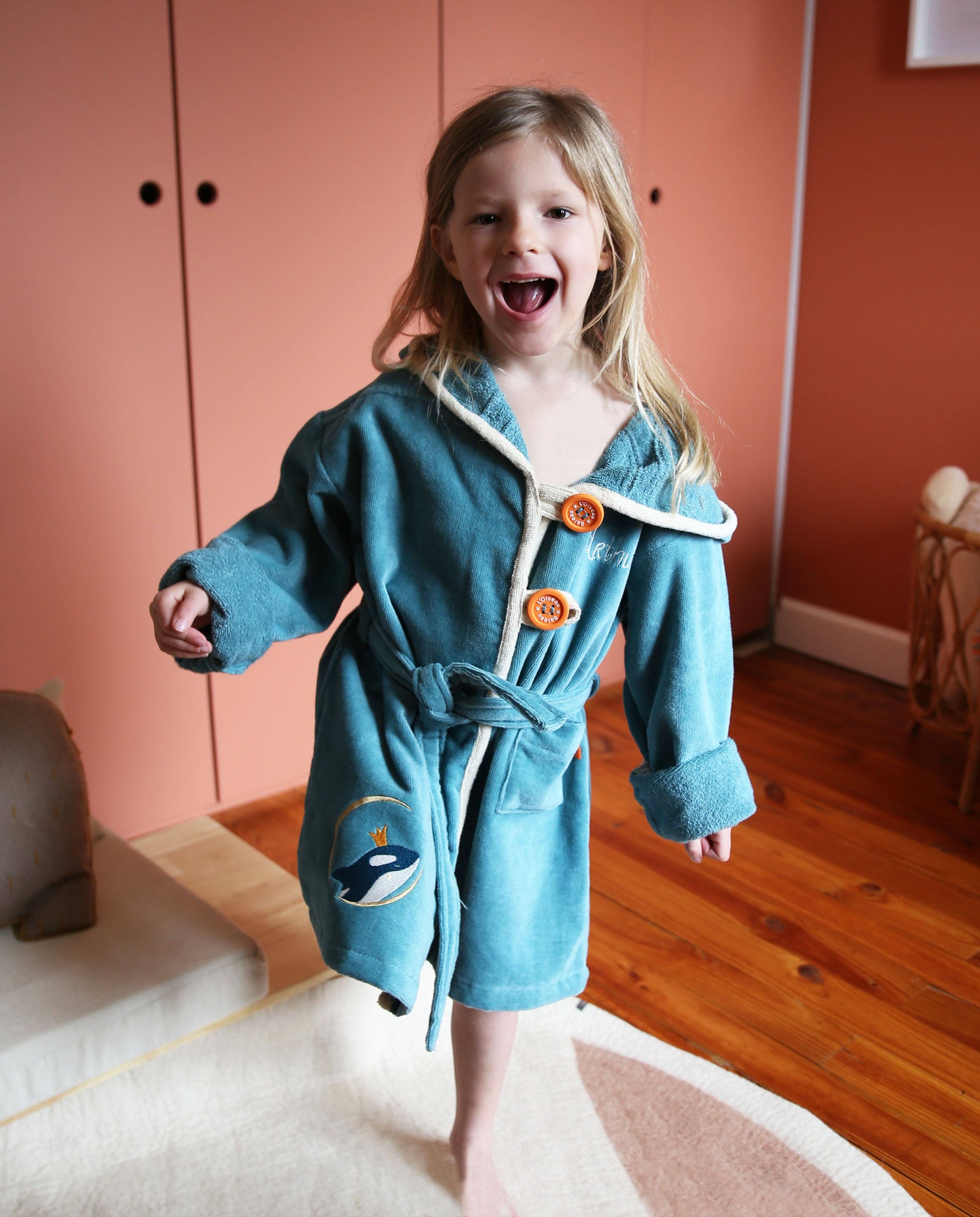 L'Oiseau Bateau – Roupão de banho - Crianças por atacado – Roupão infantil 2-4 anos - Baleia assassina azul oceano2