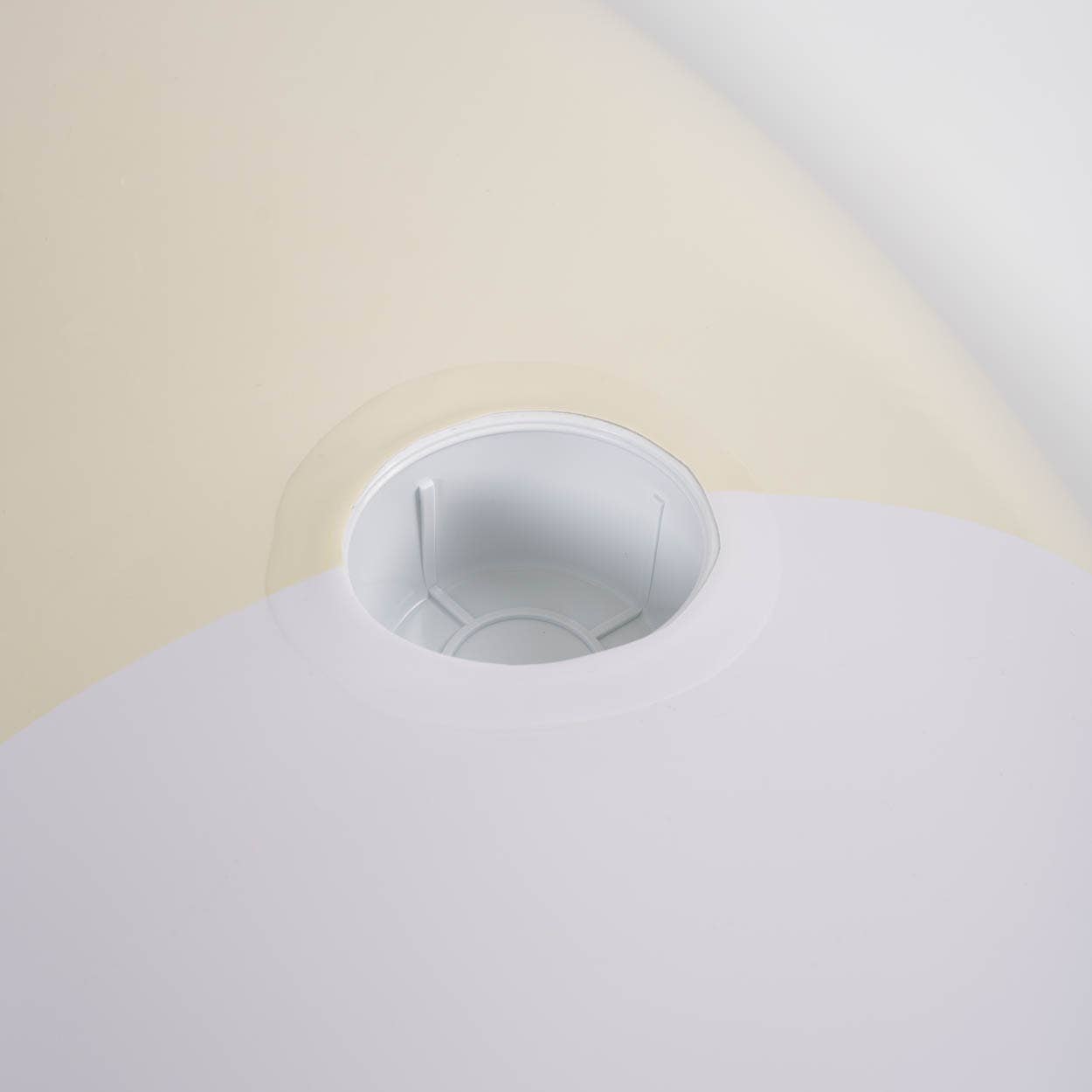 Flamingueo - Wholesale Beach Accessories - Giant beige donut float2