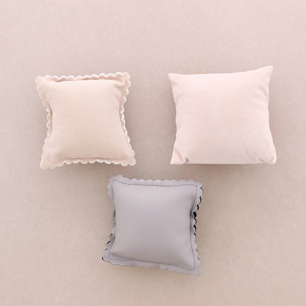 Sonata - Wholesale Snap Jewelry - Square Pillow Display 9x91