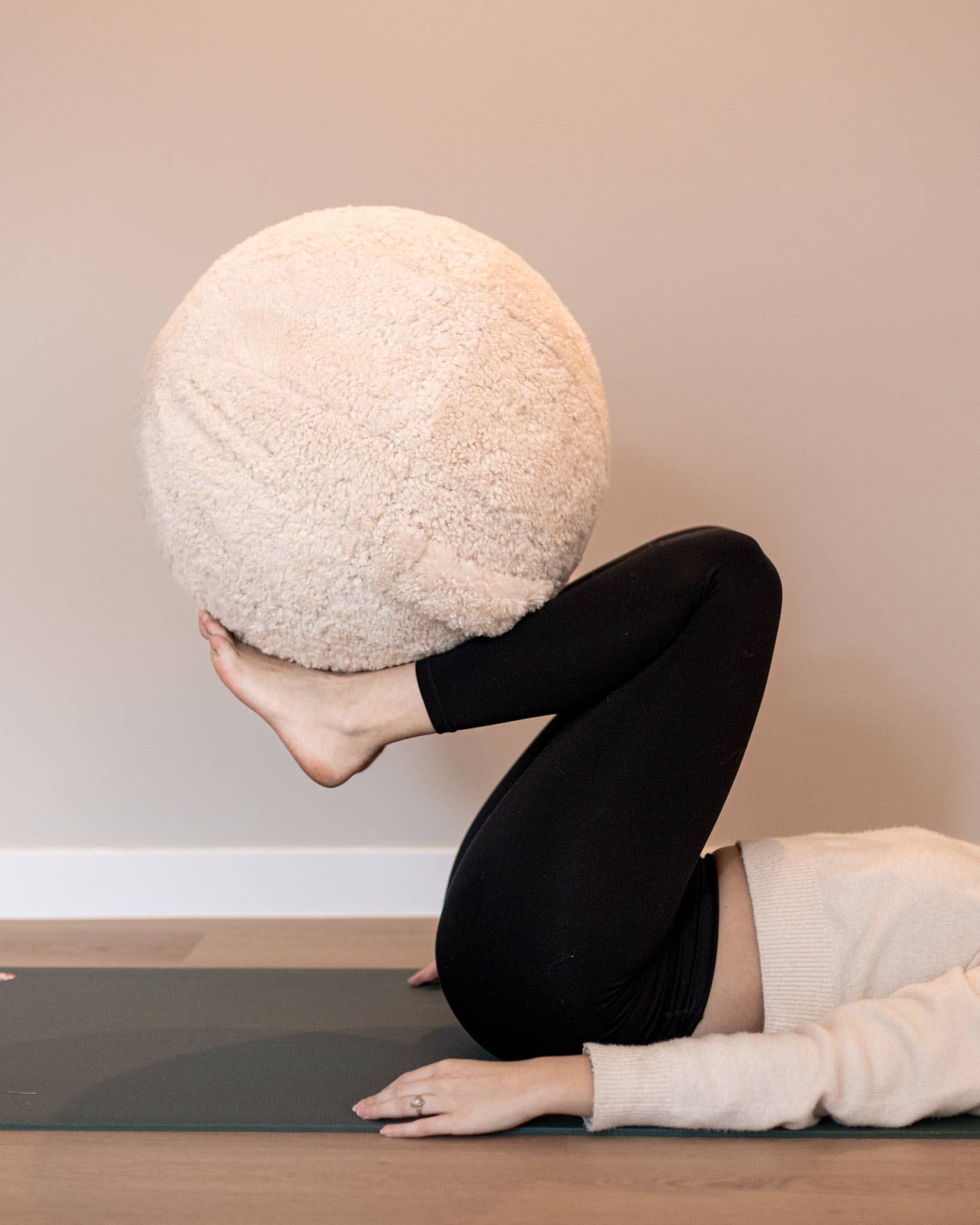 Van Buren - Wholesale Yoga Accessories - Crossbreed sheepskin yoga ball - 2 sizes4