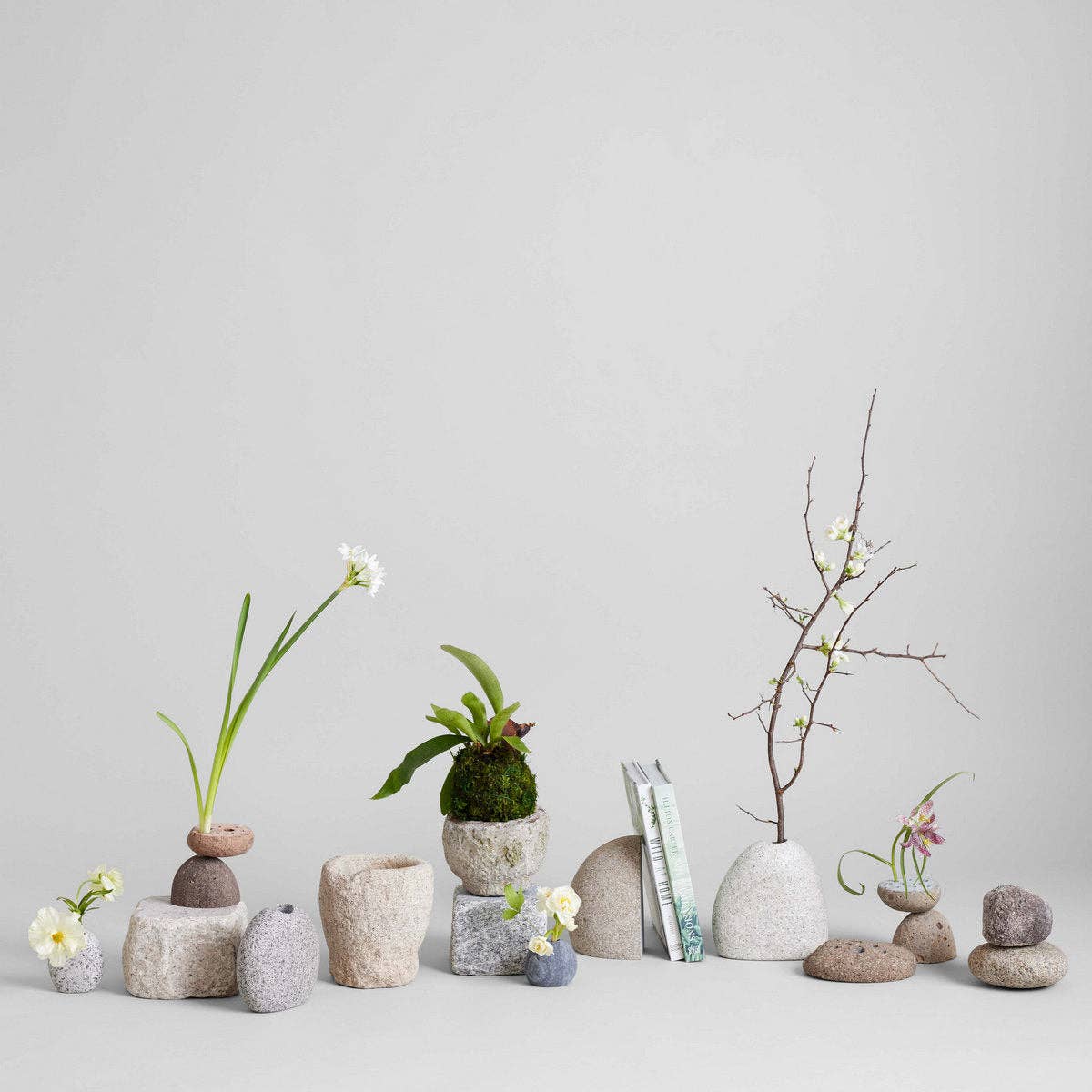 Bloomist - Wholesale Decorative Tabletop Object - Granite Stand6