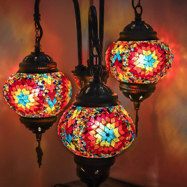 Natures Artifacts Inc - Venta al por mayor Lámparas decorativas/de escritorio - Lámpara de arco de mosaico con patrón de estrella hecha a mano con 3 globos5