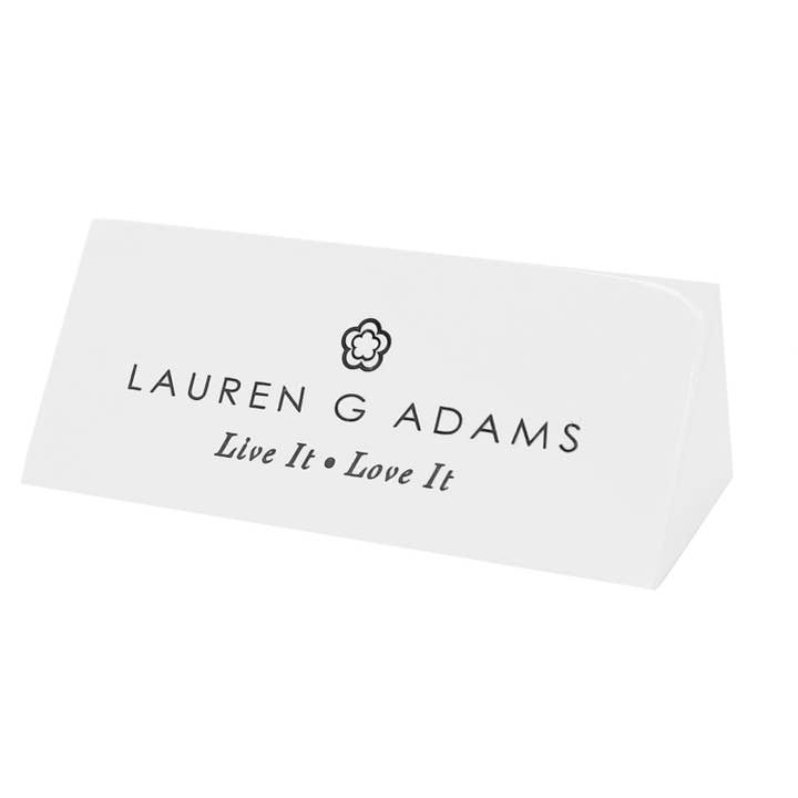 Affichage du logo en MDF et finition laque blanche brillante avec logo noir pour la vente par Lauren G Adams