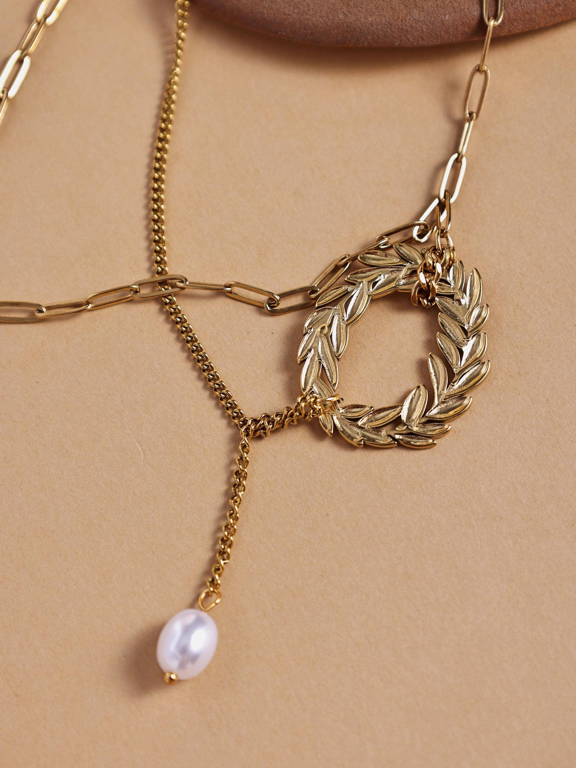 Revelari - Wholesale Pendant/Charm Necklace - Laurel Leaf Pearl Pendant Necklace0