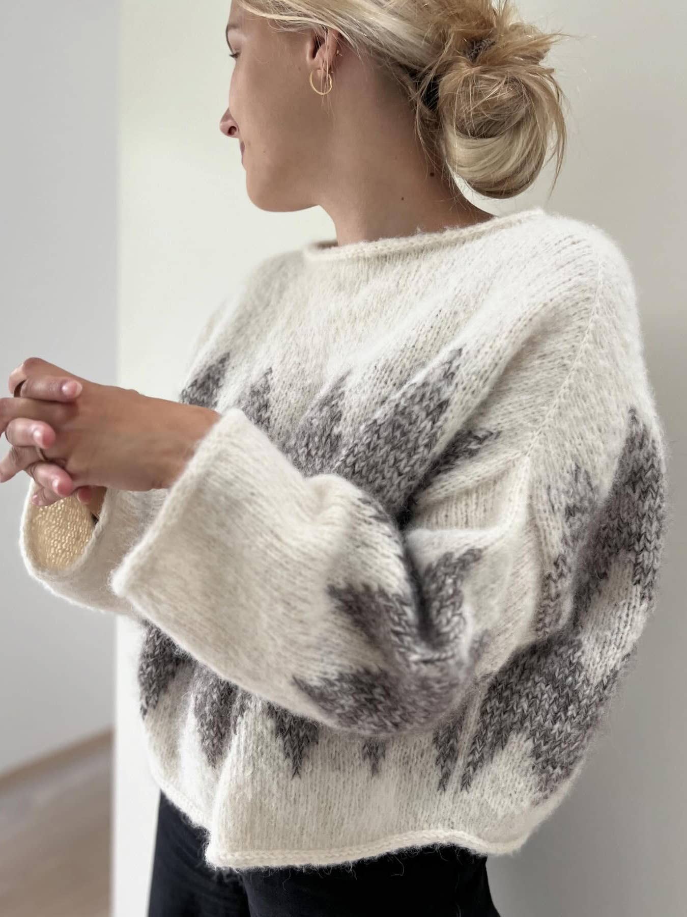 White Off Shoulder Argyle Knit Sweater for wholesale on Faire4