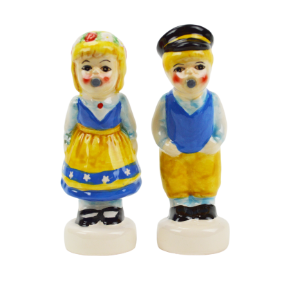 European Heritage Gifts - Wholesale Salt & Pepper Shaker Set - Novelty Salt & Pepper Shaker Swedish Couple1