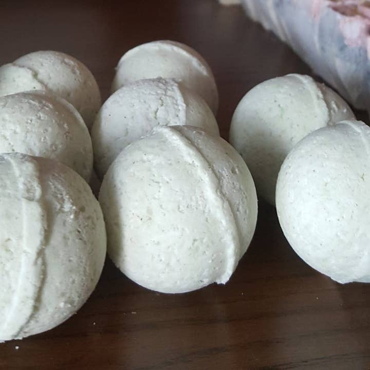 Tea Tree Oil and Ginger Bath Bomb for wholesale by W&W Royal Oil Soap Co llc