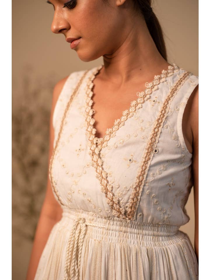 Label Reyya - Wholesale Dress - Women's - Off-White Sleeveless Cross Dress4