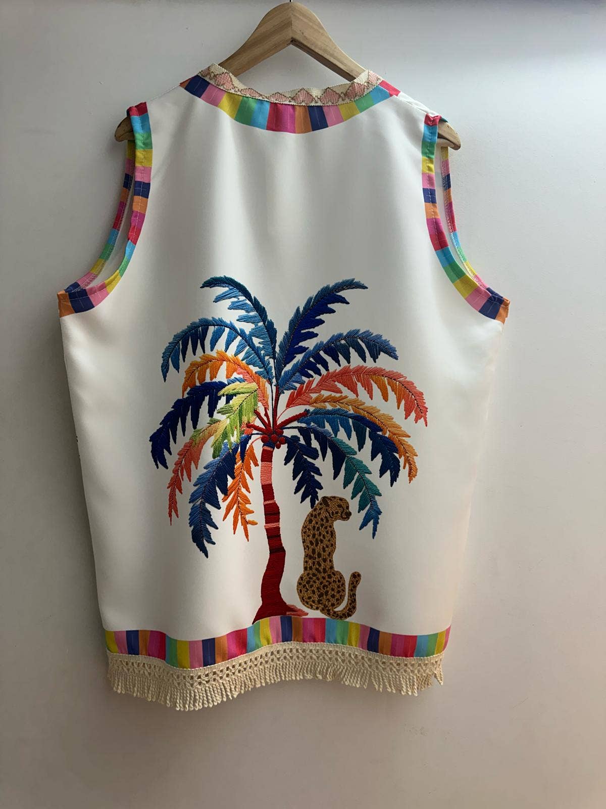 LORIANE – Großhandel Oberbekleidungsweste – Damen – Bedruckte Weste mit Bordüre, Einheitsgröße2